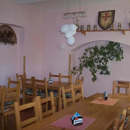 여관 Restaurace U Muzea