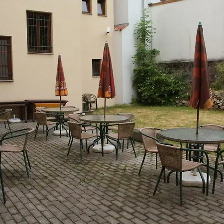 Restaurace U Muzea 여관